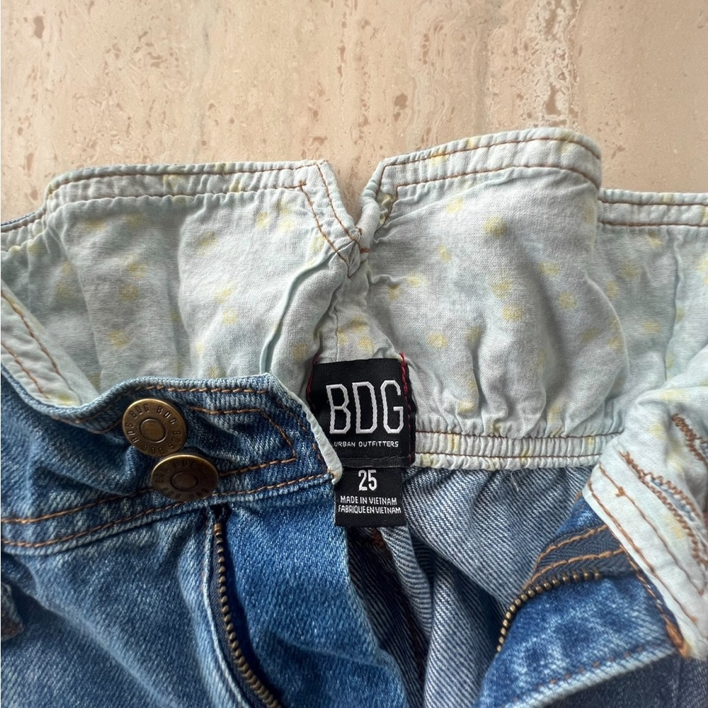 Urban outfitters BDG light wash flower jeans - size 25